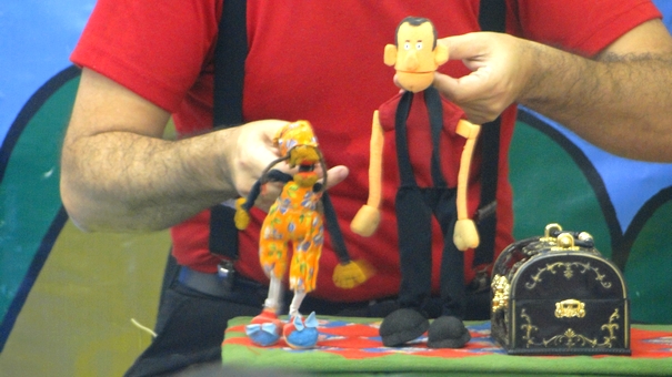 Respeitável público, com vcs "Esconde e Acha' com Gracioso e Belinha