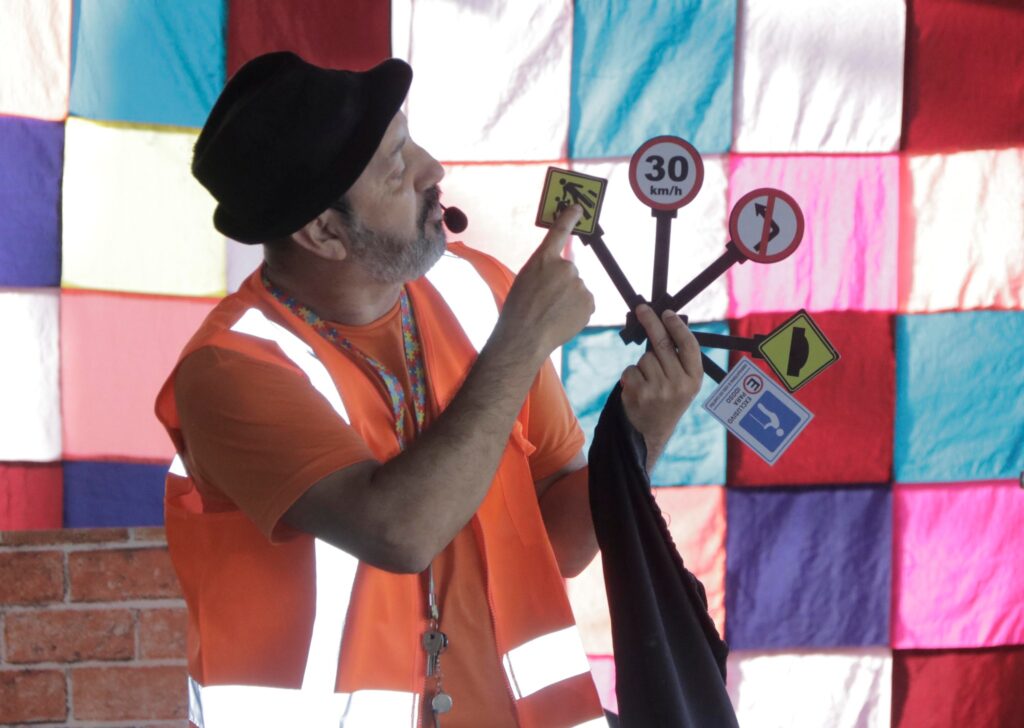 Segurança no trânsito na escola, educação infantil e educação fundamental